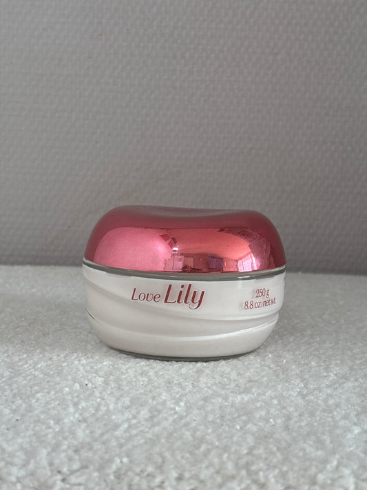 Love Lily Crème Hydratante Corporelle O Boticário 250g